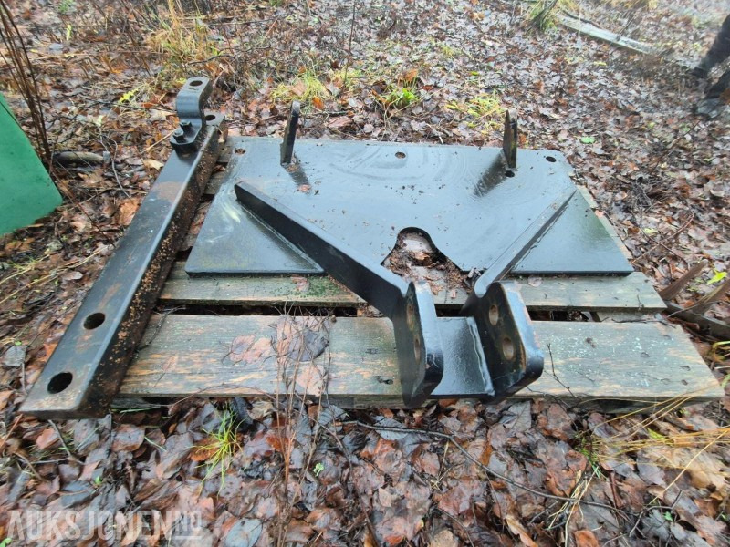 Brøyteplate / brøytefeste og landbruksdrag til JCB 7230 - Poljoprivredna mašina: slika 3 Brøyteplate / brøytefeste og landbruksdrag til JCB 7230 - Poljoprivredna mašina: slika 3