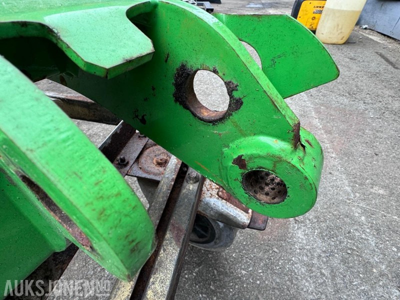 Lite brukt løftearm til Avant 630 - Poljoprivredna mašina: slika 4 Lite brukt løftearm til Avant 630 - Poljoprivredna mašina: slika 4