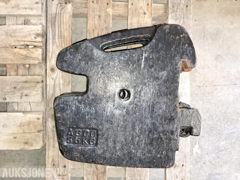 Massey Ferguson/Agco Frontvekter - 6stk frontvekter 55kg + 1stk midtdel 60kg - Poljoprivredna mašina: slika 1 Massey Ferguson/Agco Frontvekter - 6stk frontvekter 55kg + 1stk midtdel 60kg - Poljoprivredna mašina: slika 1