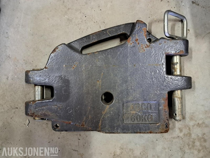 Massey Ferguson/Agco Frontvekter - 6stk frontvekter 55kg + 1stk midtdel 60kg - Poljoprivredna mašina: slika 3 Massey Ferguson/Agco Frontvekter - 6stk frontvekter 55kg + 1stk midtdel 60kg - Poljoprivredna mašina: slika 3