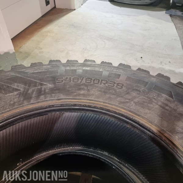 Nokian Hakkapeliitta TRI Vinterdekk til traktor - 540/80R38 - Bakdekk - Poljoprivredna mašina: slika 2 Nokian Hakkapeliitta TRI Vinterdekk til traktor - 540/80R38 - Bakdekk - Poljoprivredna mašina: slika 2