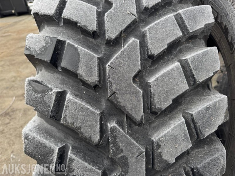 Nokian TRI 2 dekk – 3 stk (1 nytt + 2 brukte ca. 50 %) - Poljoprivredna mašina: slika 2 Nokian TRI 2 dekk – 3 stk (1 nytt + 2 brukte ca. 50 %) - Poljoprivredna mašina: slika 2