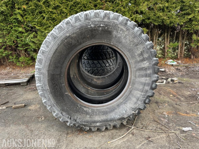 Nokian TRI 2 dekk – 3 stk (1 nytt + 2 brukte ca. 50 %) - Poljoprivredna mašina: slika 1 Nokian TRI 2 dekk – 3 stk (1 nytt + 2 brukte ca. 50 %) - Poljoprivredna mašina: slika 1