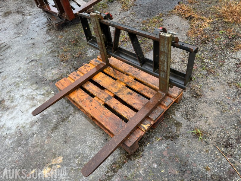 Pallegafler til traktor med flyttbare gafler - Poljoprivredna mašina: slika 1 Pallegafler til traktor med flyttbare gafler - Poljoprivredna mašina: slika 1