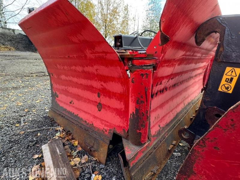 Tokvam UT490 - 4,9m hydraulisk U-plog med 180° sving - Poljoprivredna mašina: slika 4 Tokvam UT490 - 4,9m hydraulisk U-plog med 180° sving - Poljoprivredna mašina: slika 4