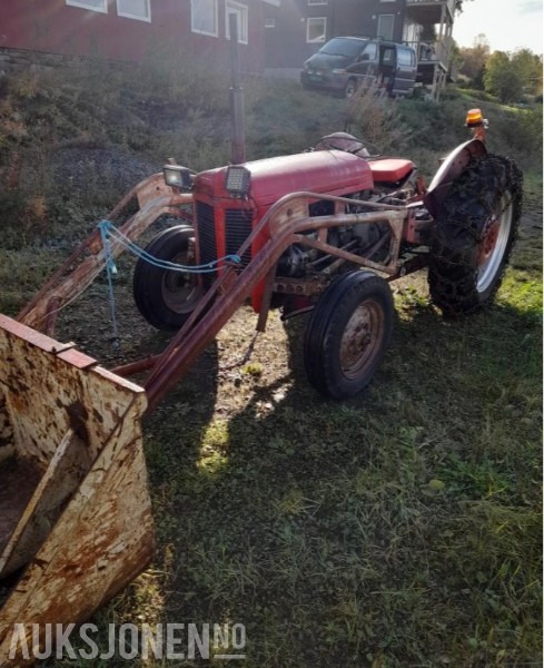 Traktor - Massey Ferguson - Traktor: slika 2 Traktor - Massey Ferguson - Traktor: slika 2