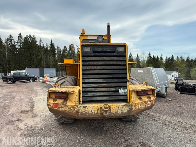 Volvo L120 Hjullaster - 4x4 - Gjerstad 2900L skuff - Nylig byttet dekk - Vekt montert - Utovarivač točkaš: slika 5 Volvo L120 Hjullaster - 4x4 - Gjerstad 2900L skuff - Nylig byttet dekk - Vekt montert - Utovarivač točkaš: slika 5
