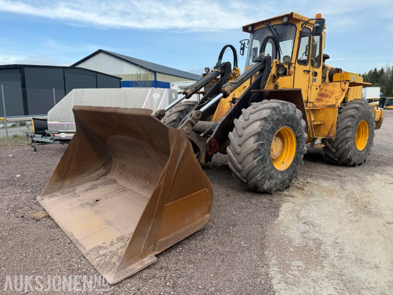 Volvo L120 Hjullaster - 4x4 - Gjerstad 2900L skuff - Nylig byttet dekk - Vekt montert - Utovarivač točkaš: slika 2 Volvo L120 Hjullaster - 4x4 - Gjerstad 2900L skuff - Nylig byttet dekk - Vekt montert - Utovarivač točkaš: slika 2