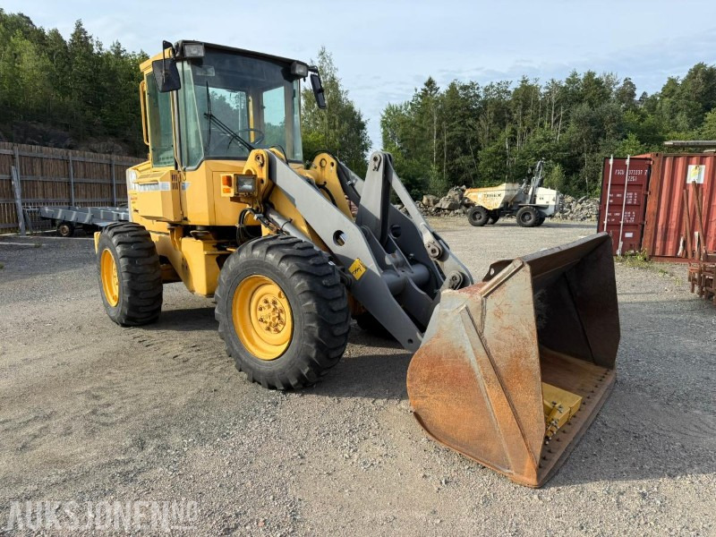 Volvo L50B hjullaster / 12817 timer / skuffe / skjermer - Utovarivač točkaš: slika 3 Volvo L50B hjullaster / 12817 timer / skuffe / skjermer - Utovarivač točkaš: slika 3