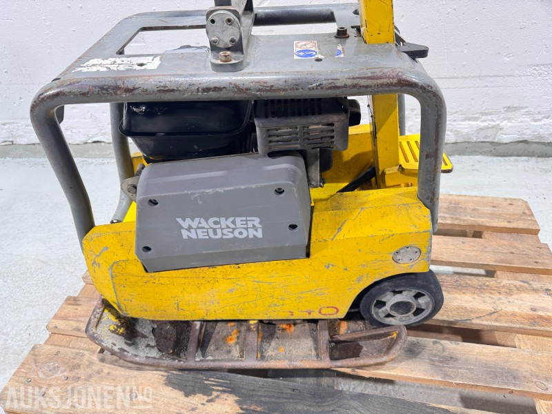 Wacker Neuson BPU2540A vibroplate / 145kg - Valjak: slika 4 Wacker Neuson BPU2540A vibroplate / 145kg - Valjak: slika 4