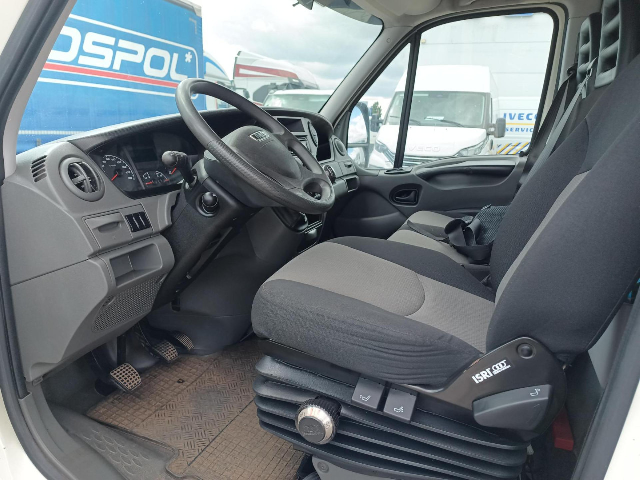 IVECO Daily 35C15 3,0l - Dostavno vozilo sa zatvorenim sandukom: slika 4 IVECO Daily 35C15 3,0l - Dostavno vozilo sa zatvorenim sandukom: slika 4