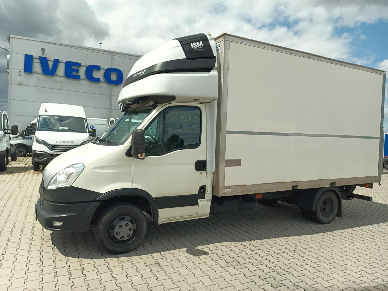 IVECO Daily 35C15 3,0l - Dostavno vozilo sa zatvorenim sandukom: slika 1 IVECO Daily 35C15 3,0l - Dostavno vozilo sa zatvorenim sandukom: slika 1