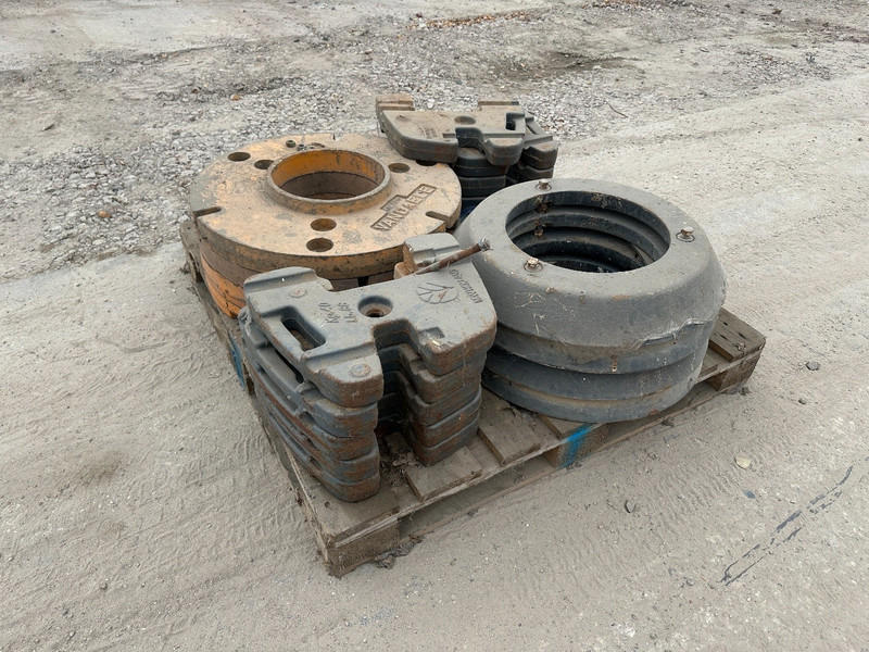 Fiat Gewichten Front weights / Wheel weights - Traktor: slika 2 Fiat Gewichten Front weights / Wheel weights - Traktor: slika 2