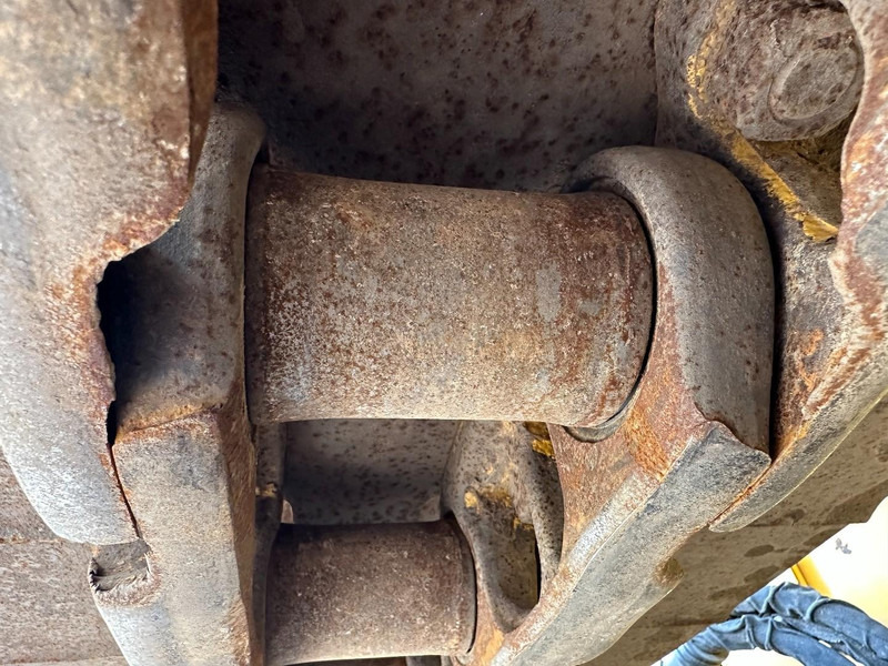 Buldožer Komatsu D65PX-16 Trimble 3D GPS System - Foldable blade: slika 9 Buldožer Komatsu D65PX-16 Trimble 3D GPS System - Foldable blade: slika 9