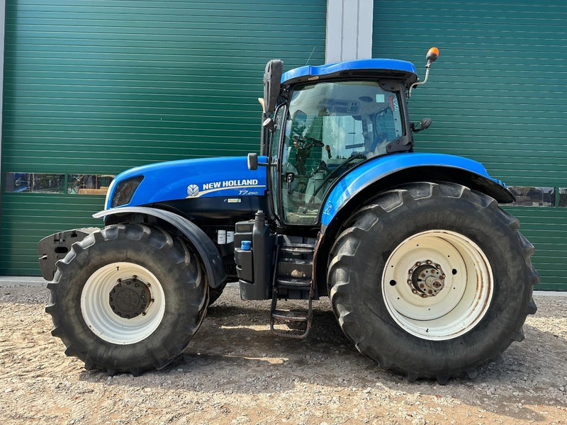 New Holland T7.250 Power Command - Traktor: slika 3 New Holland T7.250 Power Command - Traktor: slika 3