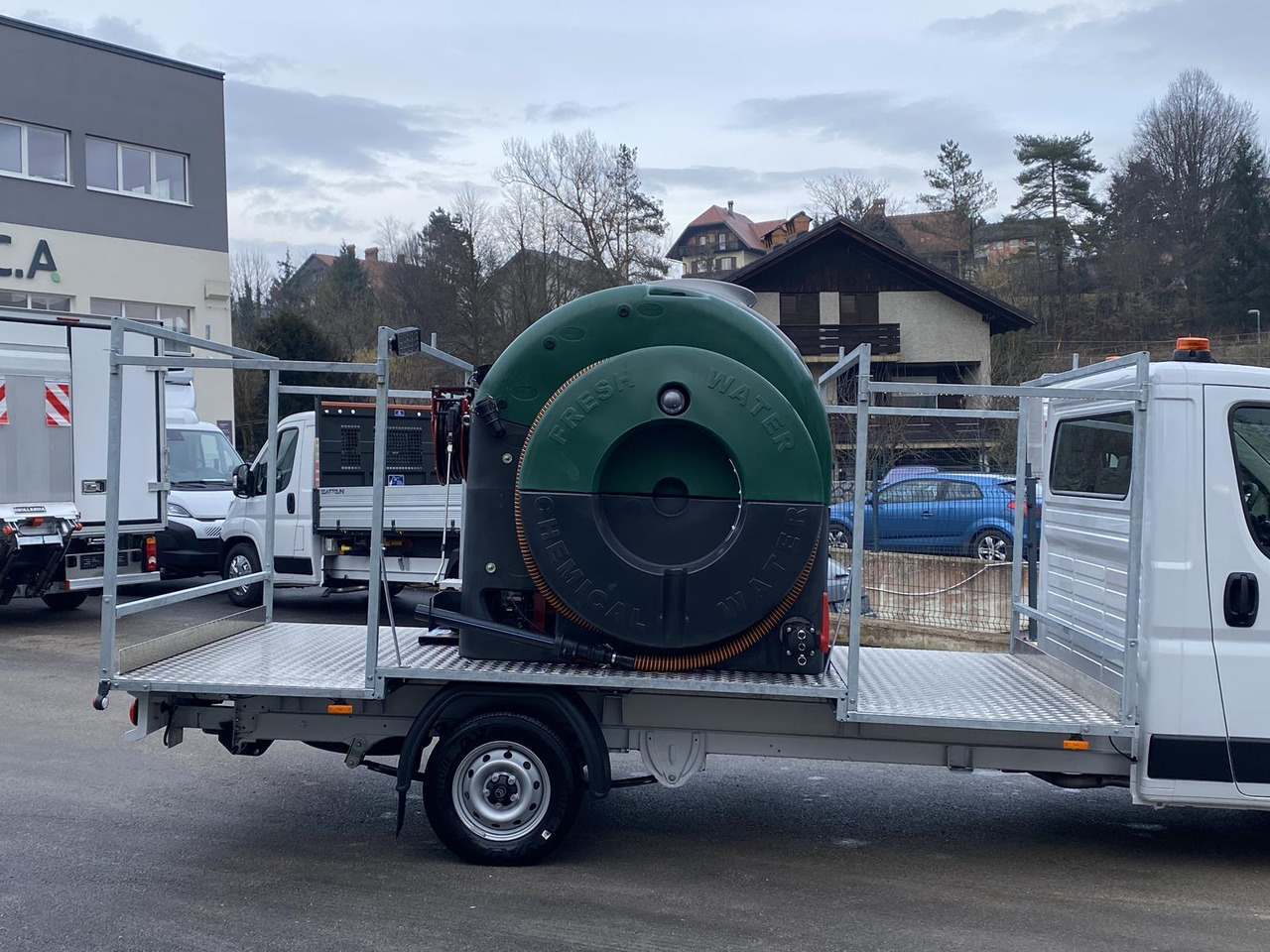 CITROEN JUMPER 1+2 180KM | WC AUFBAU + WC PUMPE - Dostavno vozilo sa otvorenom sandukom: slika 2 CITROEN JUMPER 1+2 180KM | WC AUFBAU + WC PUMPE - Dostavno vozilo sa otvorenom sandukom: slika 2