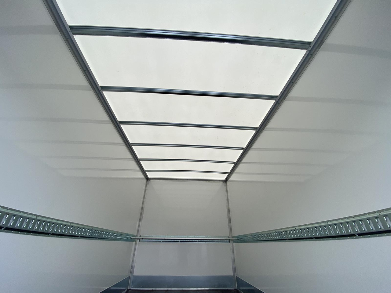 Dostavno vozilo sa zatvorenim sandukom novi CITROEN JUMPER L4 1+2, 180PS, 2.2L | ALU-BOX 4200mm + LADERAMPE + LAGER: slika 15