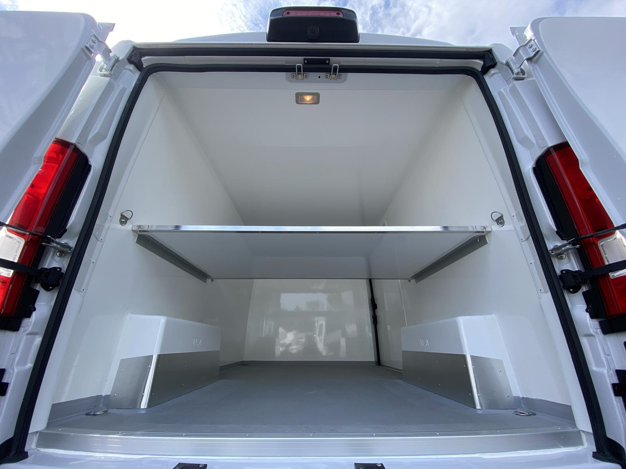 Dostavno vozilo hladnjača FIAT DUCATO L2H1 140PS | ISOLIERUNG OHNE KÜHLAGGREGAT: slika 18