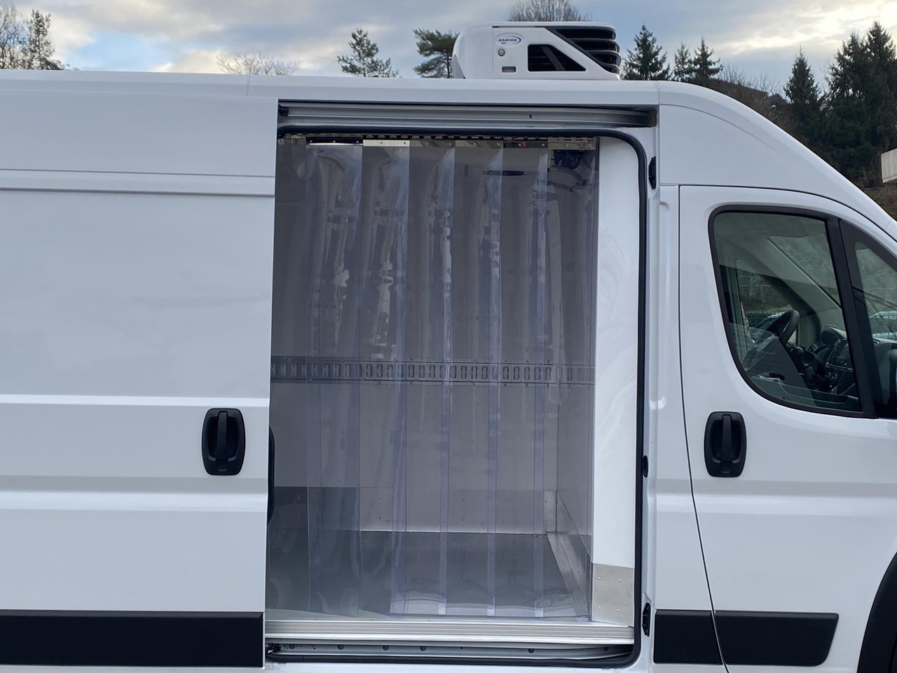 FIAT DUCATO L3H2 180PS BASE HEAVY / FRISCHDIENST + XARIOS 300 12-380V + Heizung - Dostavno vozilo hladnjača: slika 3 FIAT DUCATO L3H2 180PS BASE HEAVY / FRISCHDIENST + XARIOS 300 12-380V + Heizung - Dostavno vozilo hladnjača: slika 3