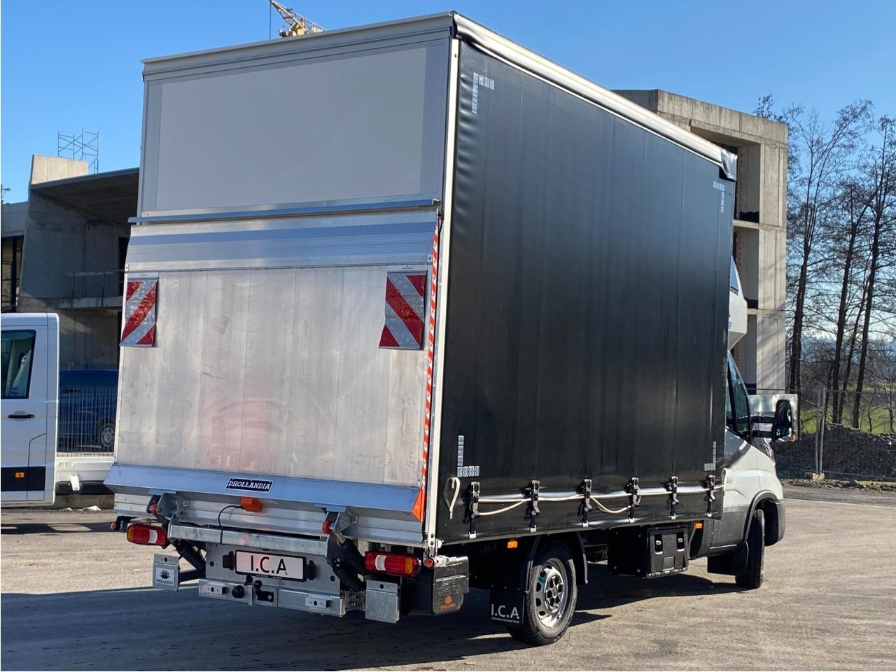 Dostavno vozilo sa ceradom novi IVECO DAILY 35S18HP  D30C | PRITSCHE PLANE + SCHLAFKABINE + LADERAMPE: slika 7