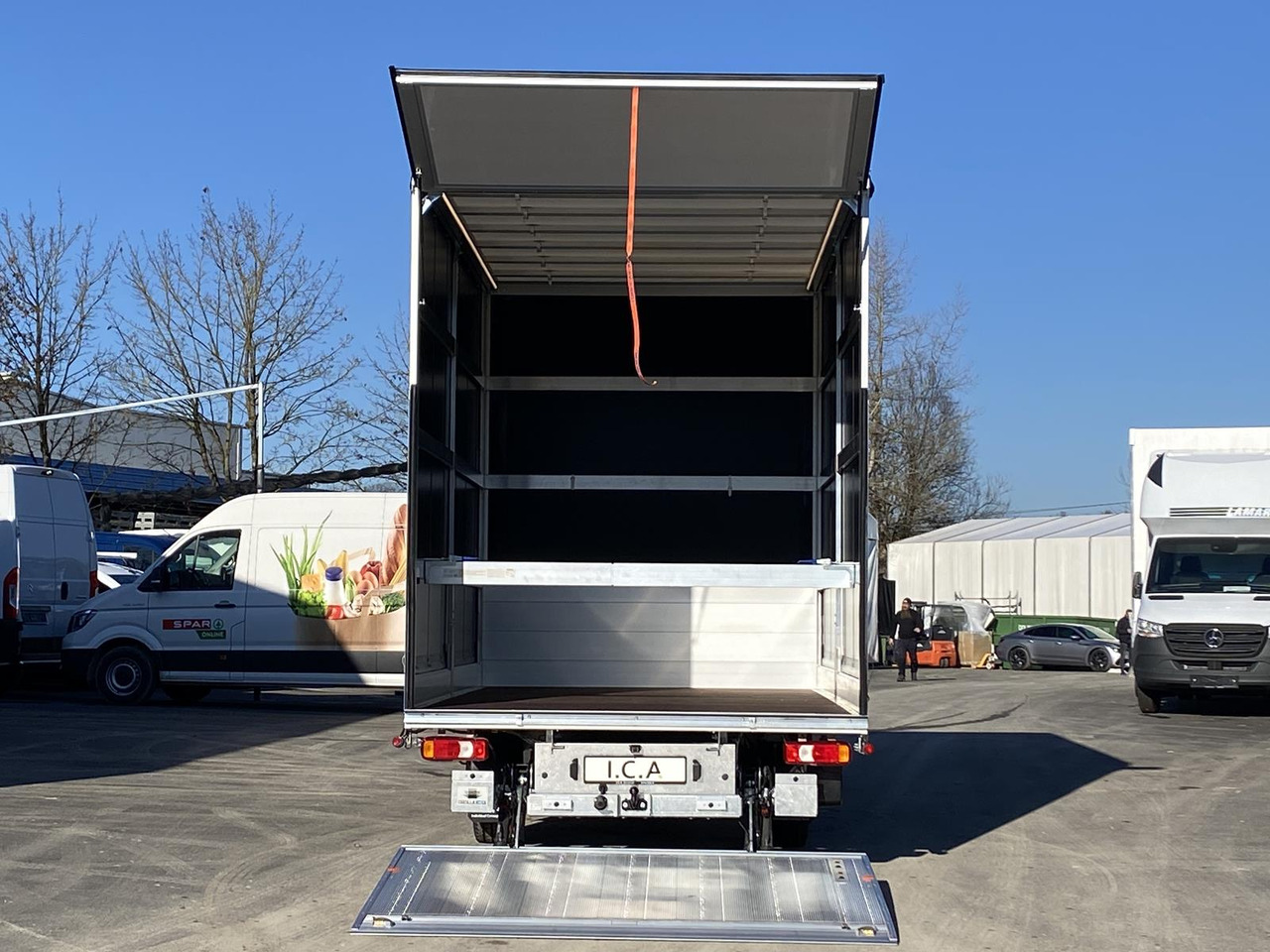 Dostavno vozilo sa ceradom novi IVECO DAILY 35S18HP  D30C | PRITSCHE PLANE + SCHLAFKABINE + LADERAMPE: slika 16