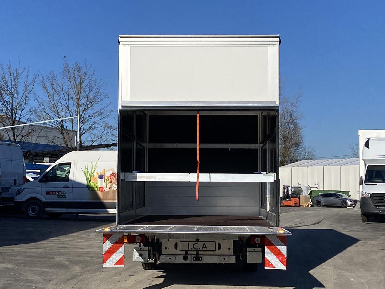 Dostavno vozilo sa ceradom novi IVECO DAILY 35S18HP  D30C | PRITSCHE PLANE + SCHLAFKABINE + LADERAMPE: slika 20