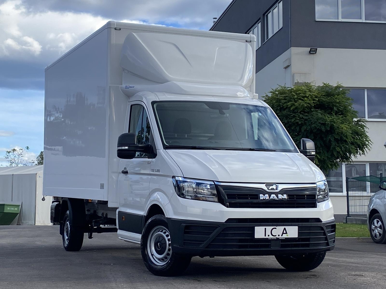 MAN TGE 3.180 RS4490 1+2, 180PS, 2.0L | ALU-BOX 4200mm + LADERAMPE - Dostavno vozilo sa zatvorenim sandukom: slika 3 MAN TGE 3.180 RS4490 1+2, 180PS, 2.0L | ALU-BOX 4200mm + LADERAMPE - Dostavno vozilo sa zatvorenim sandukom: slika 3