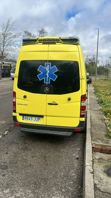 Mercedes Benz AMBULANCE Lot of 10 units Sprinter 313 CDI Automatic - Korisno/ Posebno vozilo: slika 2 Mercedes Benz AMBULANCE Lot of 10 units Sprinter 313 CDI Automatic - Korisno/ Posebno vozilo: slika 2