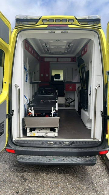 Mercedes Benz AMBULANCE Lot of 10 units Sprinter 313 CDI Automatic - Korisno/ Posebno vozilo: slika 3 Mercedes Benz AMBULANCE Lot of 10 units Sprinter 313 CDI Automatic - Korisno/ Posebno vozilo: slika 3