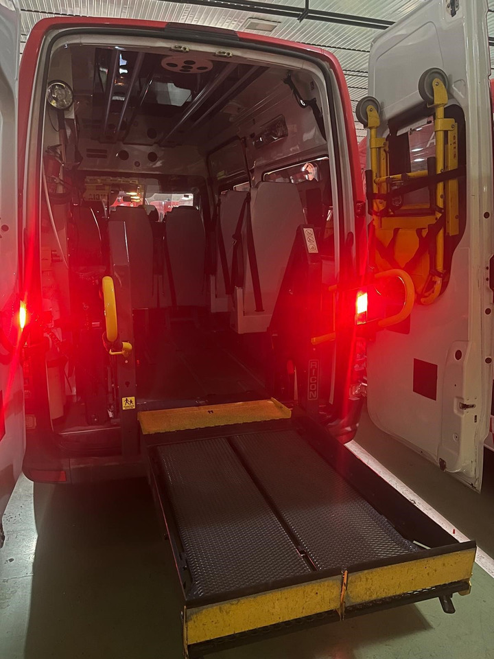 MERCEDES BENZ AMBULANCE FOR REDUCED MOBILITY PERSONS Sprinter 313 CDI(15 units) - Vozilo hitne pomoći: slika 5 MERCEDES BENZ AMBULANCE FOR REDUCED MOBILITY PERSONS Sprinter 313 CDI(15 units) - Vozilo hitne pomoći: slika 5
