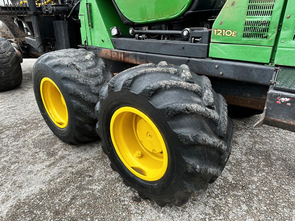 Prevoznik John Deere 1210E 10m CF710 KRAN: slika 11