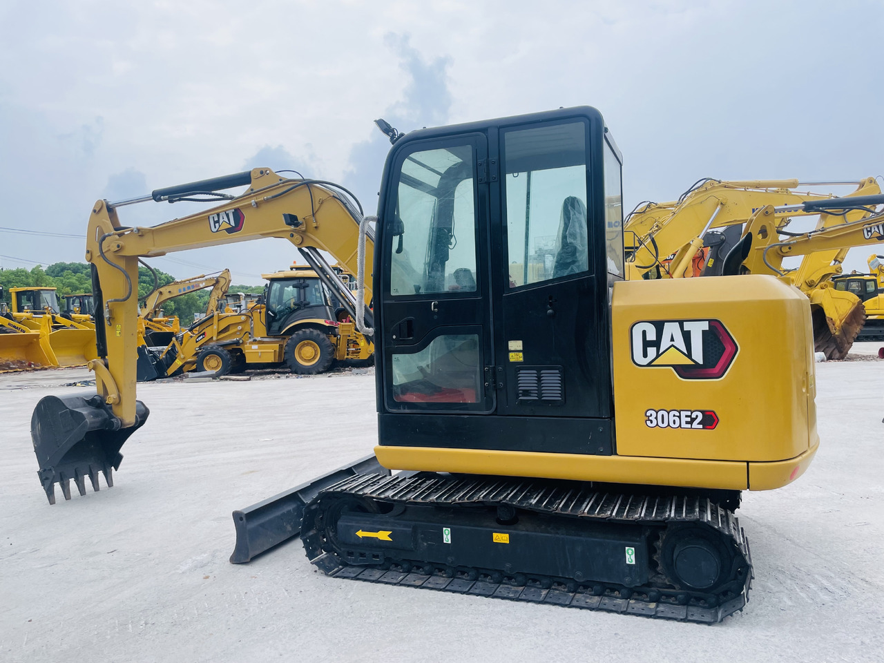 Caterpillar 306 Used Excavator 306E 306E2 6 Ton Mini Excavator Doosan DH55 DH60 DX60 Hyundai 60 High Quality Excavators on Sale - Mini bager: slika 1 Caterpillar 306 Used Excavator 306E 306E2 6 Ton Mini Excavator Doosan DH55 DH60 DX60 Hyundai 60 High Quality Excavators on Sale - Mini bager: slika 1