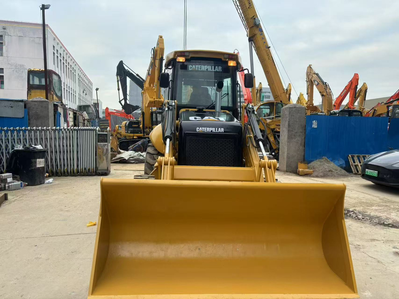 Caterpillar New Or Used CAT 420 Backhoe Loader CAT 420 420F JCB 3CX 4CX Backhoe Loaders in Good Quality - Bager utovarivač: slika 2 Caterpillar New Or Used CAT 420 Backhoe Loader CAT 420 420F JCB 3CX 4CX Backhoe Loaders in Good Quality - Bager utovarivač: slika 2