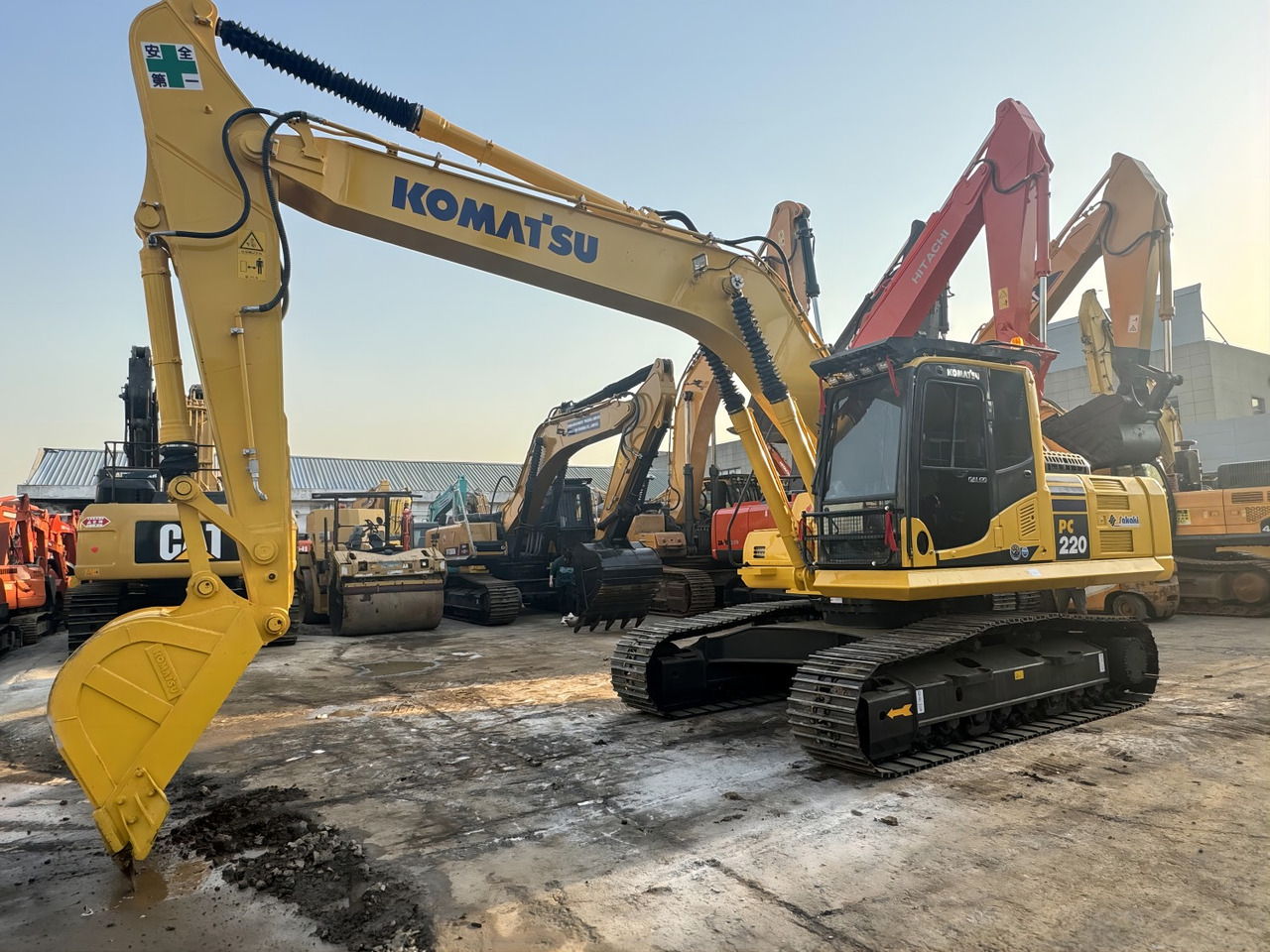 Komatsu PC220 PC210 PC200 Used Excavator Hydraulic Crawler in Good Price - Bager guseničar: slika 5 Komatsu PC220 PC210 PC200 Used Excavator Hydraulic Crawler in Good Price - Bager guseničar: slika 5