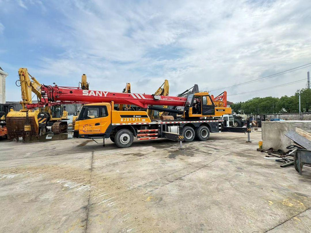 Sany 25 Ton Used Truck Crane 50 Ton 70 Ton 80 Ton 100 Ton 120 Ton 200 Ton 220Ton 240 Ton 300 Ton XCMG Zoomlion Liebherr Tadano Truck Crane - Pokretni kran: slika 4 Sany 25 Ton Used Truck Crane 50 Ton 70 Ton 80 Ton 100 Ton 120 Ton 200 Ton 220Ton 240 Ton 300 Ton XCMG Zoomlion Liebherr Tadano Truck Crane - Pokretni kran: slika 4