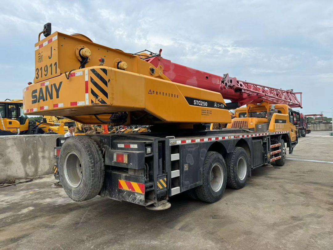 Sany 25 Ton Used Truck Crane 50 Ton 70 Ton 80 Ton 100 Ton 120 Ton 200 Ton 220Ton 240 Ton 300 Ton XCMG Zoomlion Liebherr Tadano Truck Crane - Pokretni kran: slika 1 Sany 25 Ton Used Truck Crane 50 Ton 70 Ton 80 Ton 100 Ton 120 Ton 200 Ton 220Ton 240 Ton 300 Ton XCMG Zoomlion Liebherr Tadano Truck Crane - Pokretni kran: slika 1