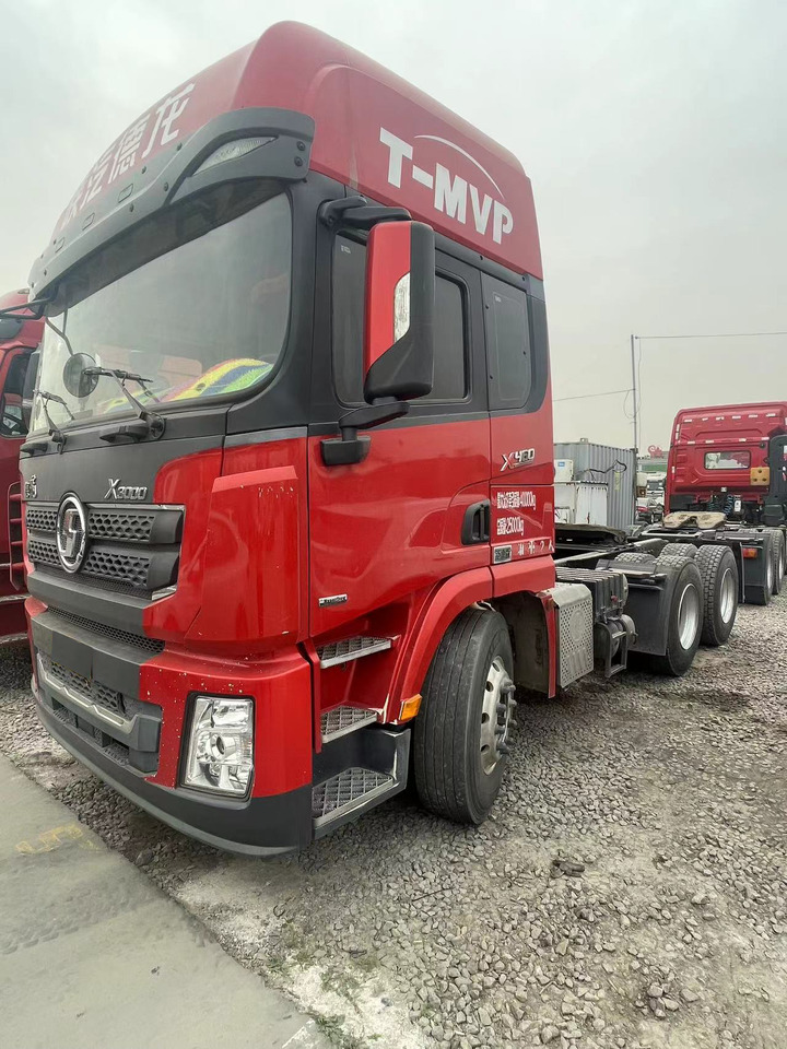 Shacman Slightly Used X3000 X5000 (6*4) Semi Truck Head Tractor Head Tipper Head - Tegljač: slika 2 Shacman Slightly Used X3000 X5000 (6*4) Semi Truck Head Tractor Head Tipper Head - Tegljač: slika 2