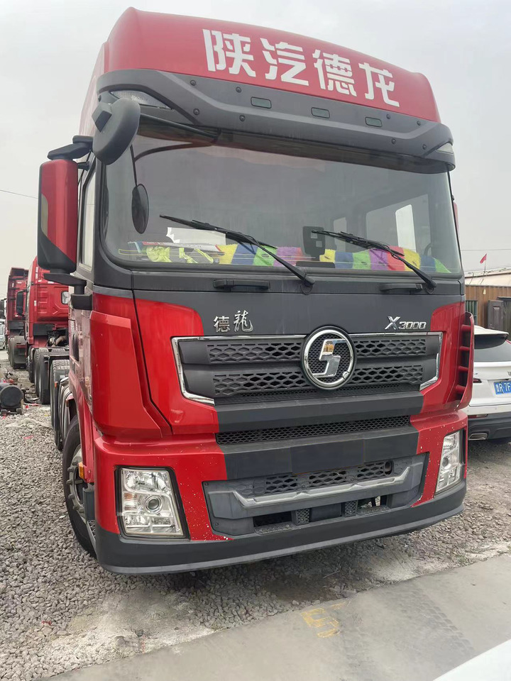 Shacman Slightly Used X3000 X5000 (6*4) Semi Truck Head Tractor Head Tipper Head - Tegljač: slika 3 Shacman Slightly Used X3000 X5000 (6*4) Semi Truck Head Tractor Head Tipper Head - Tegljač: slika 3