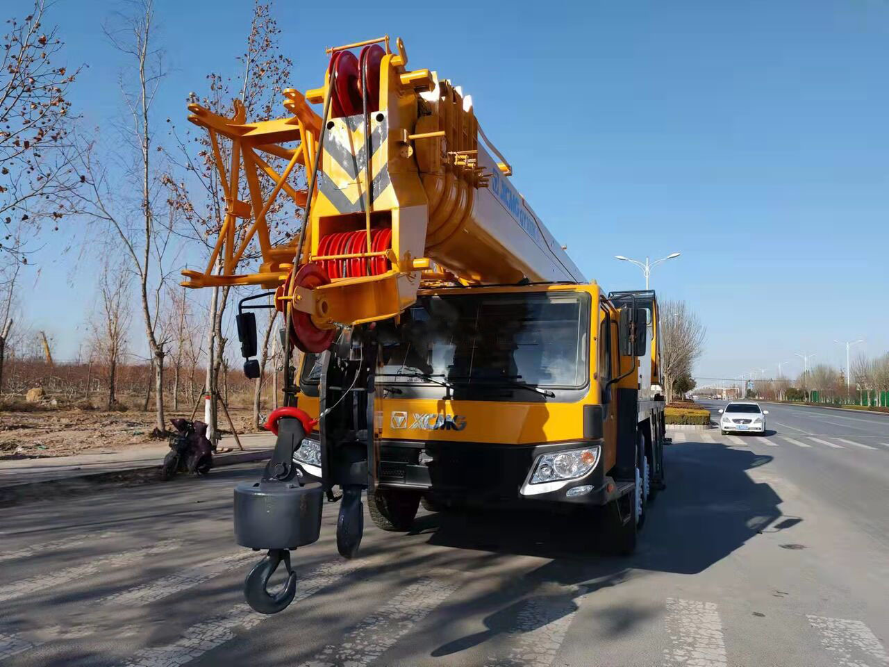 XCMG 100 Ton Used Truck Crane QY100K-II with High Quality for Sale - Pokretni kran: slika 1 XCMG 100 Ton Used Truck Crane QY100K-II with High Quality for Sale - Pokretni kran: slika 1