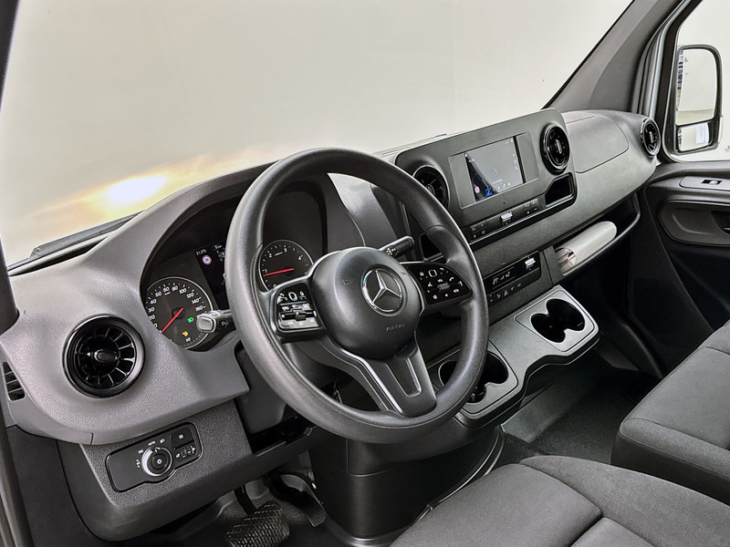 Mercedes-Benz Sprinter 314 2.2 CDI L2H2 Automaat Laadlift Omvormer 220v Luchtgeveerde stoel Navigatie MBUX Camera - Furgon: slika 4 Mercedes-Benz Sprinter 314 2.2 CDI L2H2 Automaat Laadlift Omvormer 220v Luchtgeveerde stoel Navigatie MBUX Camera - Furgon: slika 4
