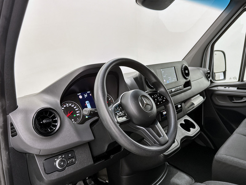 Mercedes-Benz Sprinter 315 1.9 CDI L2H2 Automaat Navigatie Luchtgeveerde stoel Camera Sidebars Cruise control Airco MBUX - Furgon: slika 4 Mercedes-Benz Sprinter 315 1.9 CDI L2H2 Automaat Navigatie Luchtgeveerde stoel Camera Sidebars Cruise control Airco MBUX - Furgon: slika 4
