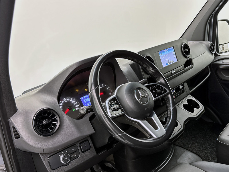 Mercedes-Benz Sprinter 519 3.0 CDI L3H2 V6 Led koplampen 360 camera systeem Trekhaak Navigatie Dubbel lucht - Furgon: slika 5 Mercedes-Benz Sprinter 519 3.0 CDI L3H2 V6 Led koplampen 360 camera systeem Trekhaak Navigatie Dubbel lucht - Furgon: slika 5