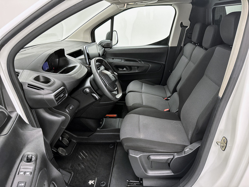 Peugeot Partner 1.5 BlueHDI Premium Long Carplay Cruise control L2 NAP Euro 6 - Mali kombi: slika 4 Peugeot Partner 1.5 BlueHDI Premium Long Carplay Cruise control L2 NAP Euro 6 - Mali kombi: slika 4