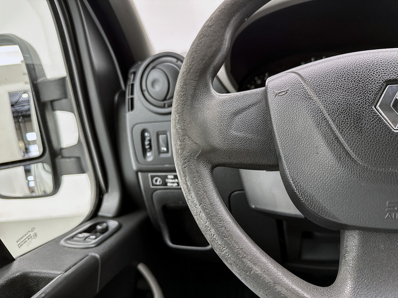 Furgon Renault Master T35 2.3 dCi L2H2 Eco Glasresteel Trekhaak Achteruitrijcamera Glasauto: slika 17