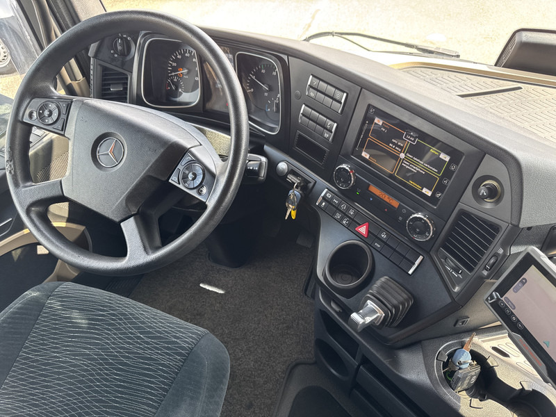 Mercedes-Benz ACTROS 1848 LS GIGASPACE Lowliner - Tegljač: slika 4 Mercedes-Benz ACTROS 1848 LS GIGASPACE Lowliner - Tegljač: slika 4