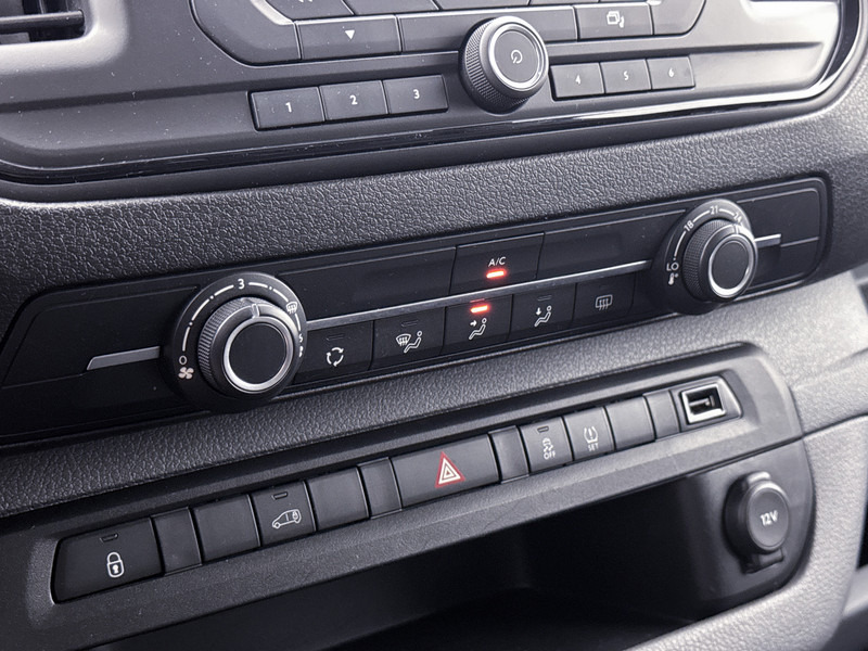 Mali kombi Toyota ProAce Worker 1.6 D-4D L2 Cool Comfort Betimmering Airco Sidebars Cruise Control: slika 9