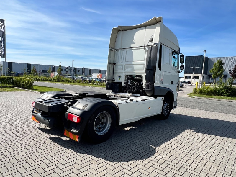 DAF XF 460 4x2 Trekker SSC / 2x Tank / full spoiler - Tegljač: slika 5 DAF XF 460 4x2 Trekker SSC / 2x Tank / full spoiler - Tegljač: slika 5