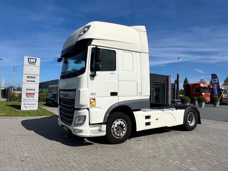 DAF XF 460 4x2 Trekker SSC / 2x Tank / full spoiler - Tegljač: slika 1 DAF XF 460 4x2 Trekker SSC / 2x Tank / full spoiler - Tegljač: slika 1