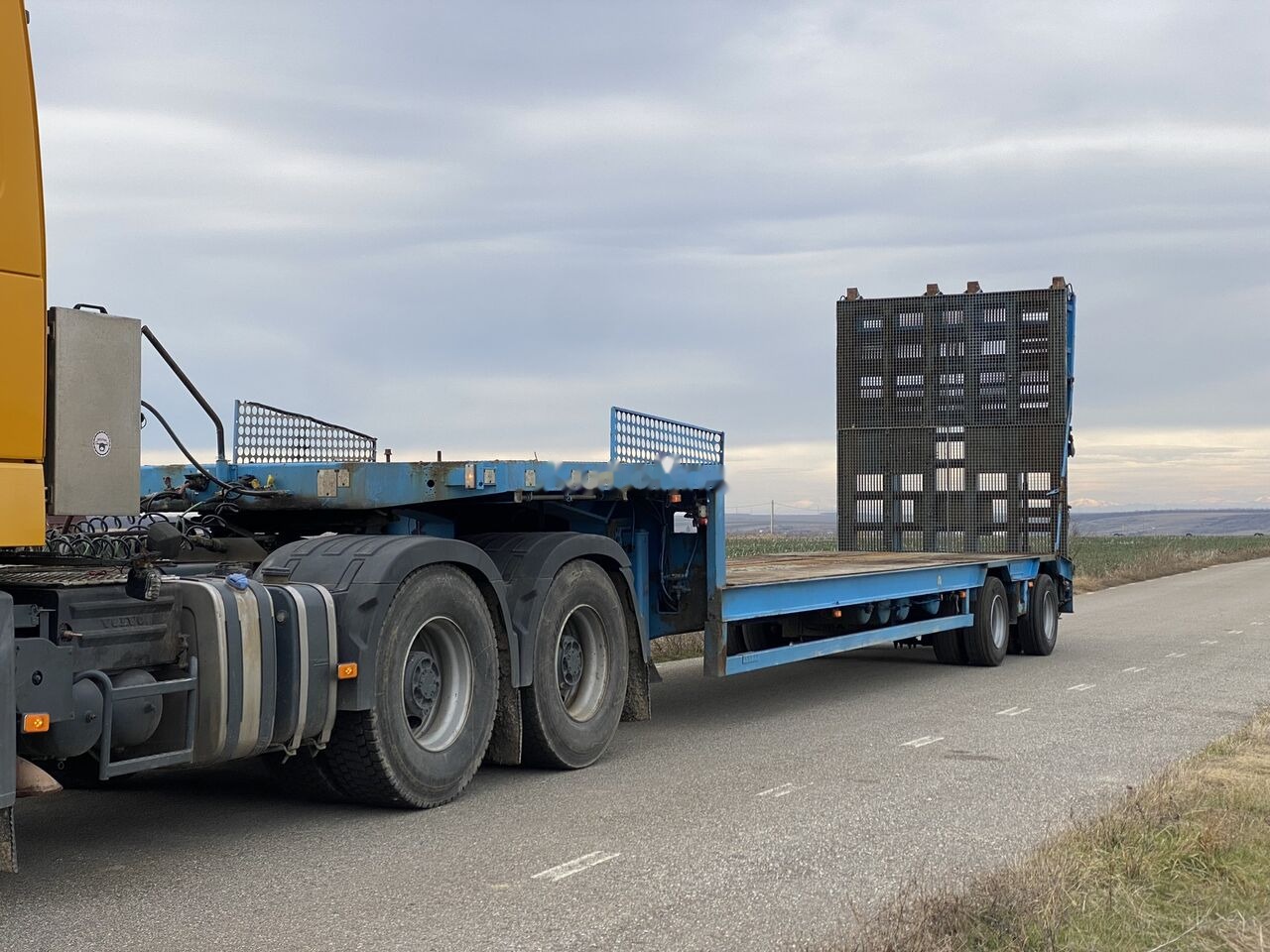 Goldhofer GOLDHOFFER STZ - L2 - 23/80 Trailer Agabaritic 2 VIRATOARE : 2 S - Niska poluprikolica za prevoz: slika 4 Goldhofer GOLDHOFFER STZ - L2 - 23/80 Trailer Agabaritic 2 VIRATOARE : 2 S - Niska poluprikolica za prevoz: slika 4