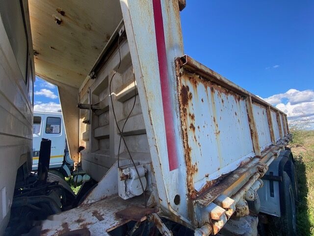 Mercedes-Benz NG 2636 V10 K - Istovarivač: slika 4 Mercedes-Benz NG 2636 V10 K - Istovarivač: slika 4